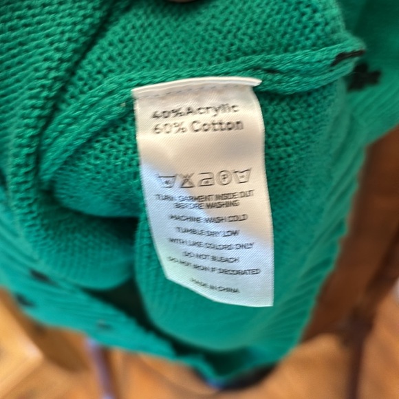 For Girls and Perfect Life Apparel sweater shamrocks size xs green and black - Picture 4 of 4